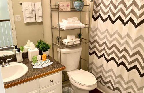 Spacious & comfy home in ultra-convenient location 2025 Traveller Award Winner - Foto 56