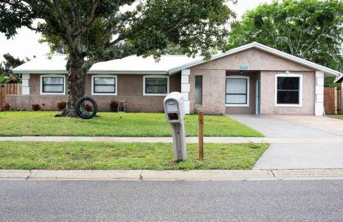 Pool & Spa Hideaway on the Space Coast - Foto 28