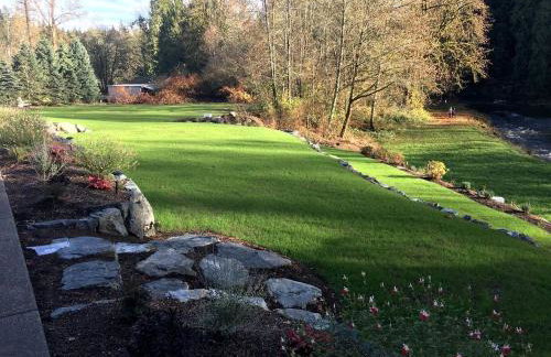 Riverfront Romantic Getaway Rental near Mount Pilchuck in Granite Falls, Washington - Foto 5