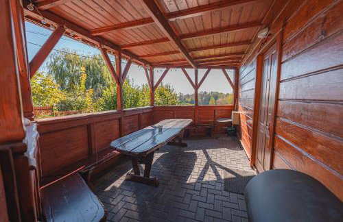 Bug Na Skarpie - Domek Wypoczynkowy z Jacuzzi i Kominkiem - Foto 4