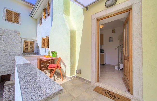 Chic and Charming Krk Downtown Apartments - Photo 19