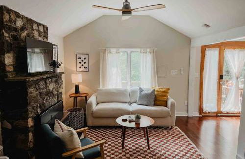 Creek Side Cabin with Wood Fired Hot Tub and Fire Pit - Foto 2