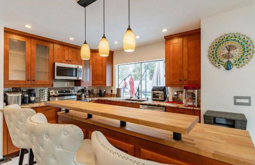 Family Fun 4-bedroom house House with Free Heated Pool & Hot Tub & Game Room & Mini Golf in Chandler - Foto 4