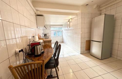 Cozy Station House & Direct Access to Paris - Foto 12