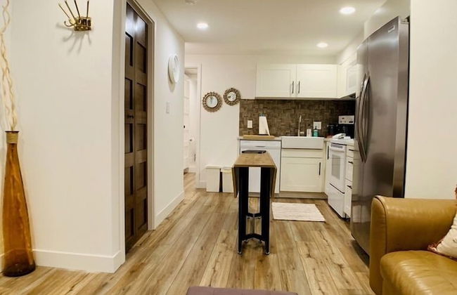 Phinneywood Basement Hideaway - Zoo meets Lake - Foto 6