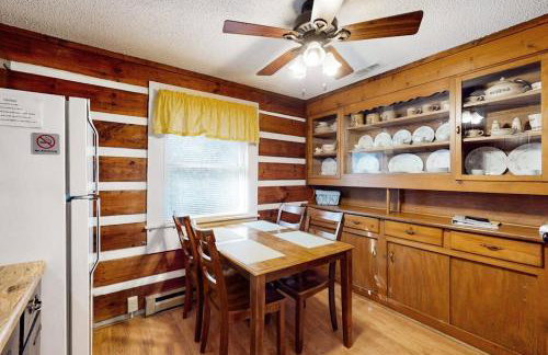 2 Bed 2 Bath Vacation home in Whittier II - Photo 6
