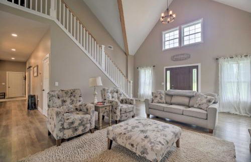 Upstate Hideaway with Hot Tub, 13 Mi to Malone! - Photo 10