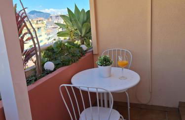 Ático fresco y luminoso con aparcamiento privado - Foto 3