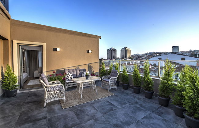 Valente Suites & Hotel - Photo 16