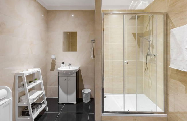 Impeccable 1-bed Apartment in Ebbw Vale, Wales - Foto 10