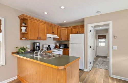 2min walk downtown-Pet Friendly-Offstreet Parking - Foto 10