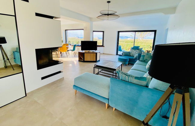 Magnificent Villa by the sea - Photo 14