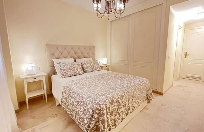 APTO PRIMERA LINEA ESTEPONA BY ISA - Foto 1