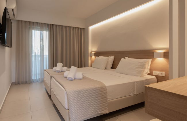 Mythos Suites Hotel - Photo 12