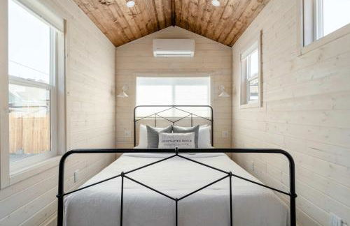 Stay Portland - The Tiny Farmhouse on Alberta - Photo 3