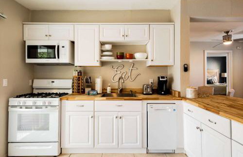 Movie Colony Oasis - Peaceful Walk to Downtown - Foto 79