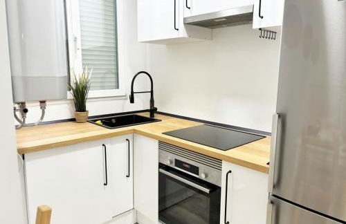 Rastro, Plaza Mayor and Madrid Río - Photo 4