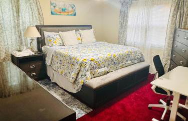 East Riverdale Enchanting 4 bedroom with 2 full bathrooms - Foto 34