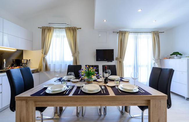 Holiday Home with Private heated Pool, Sea view & Basketball Court - Foto 9