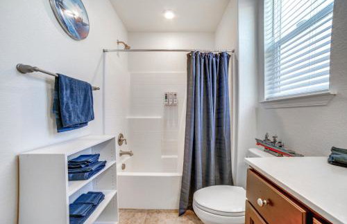 WWII Aviation-Themed Apt in Sparks Near Parks! - Foto 20