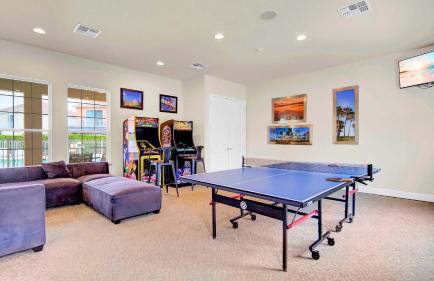 Trendy Thematic 3BR Townhouse with Private Pool - Foto 49