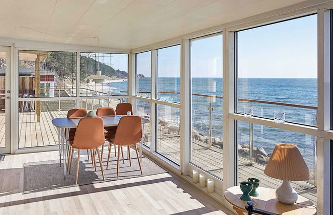 Sunlit Holiday Home in Bornholm near Sea - Photo 10