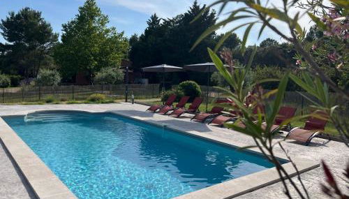 Proche Roussillon, La villa rouge Luberon, piscine chauffée, climatisation et vue Luberon - Foto 3