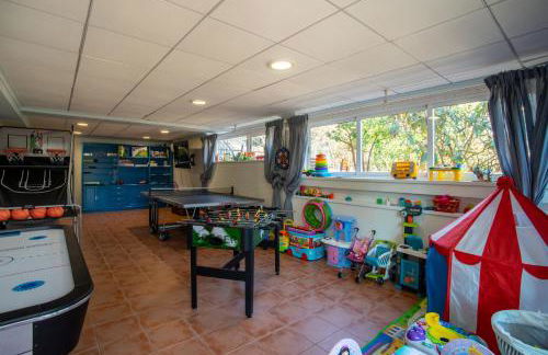 10 Bedroom 5 Star Luxury Villa & Heated Pool for 5 to 28 Guests near Alicante - Foto 39