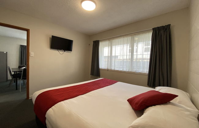 Ulster Apartments - Photo 5