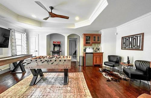 Luxury 4BR Dallas Home with Game Room and Fire Pit - Foto 19