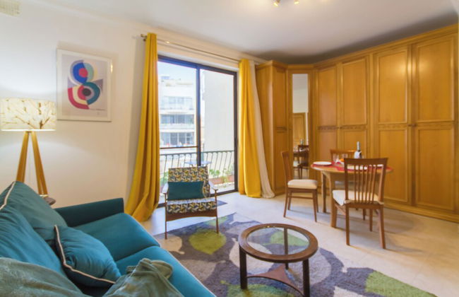 A Lovely Apart By The Sea Sliema - Photo 9