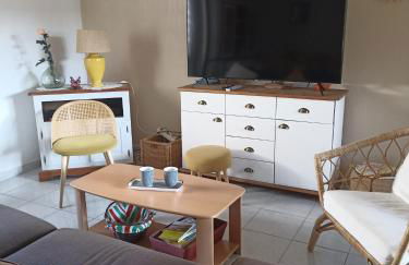 Mauguio-Carnon Appartement, Tout Confort, Clim, Wifi, Balcon, Parking privé couvert, 15 min de la Mer, de Montpellier - Foto 2