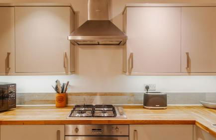 2-Bed Wallington, Sleeps 6, Parking, Near LGW - Foto 14