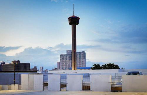 1BR Escape w Pool,Gym-Near Rvrwalk,Dome & Cnv Ctr - Foto 25