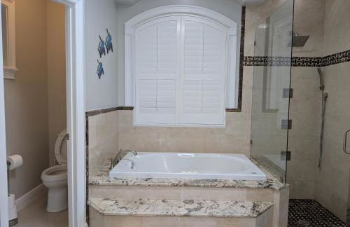 3br,3ba home near Downtown and Airport, Walk to the Stadium - Foto 20