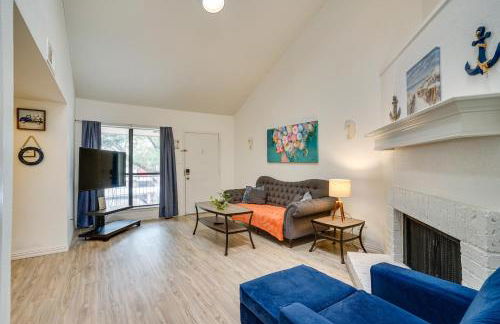 Unwind Fireside Condo 2 Mi to White Rock Lake! - Foto 1