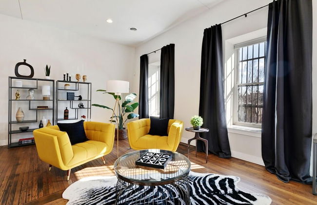 The Penthouse Loft in the Heart of Old Town! - Photo 12