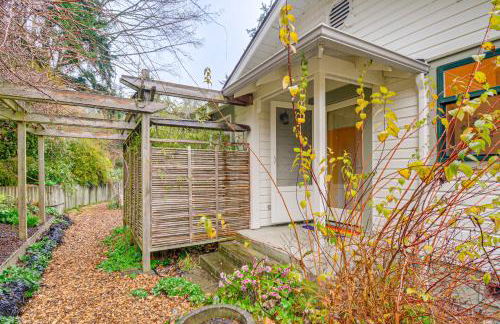 Walk to Irondale Beach Park! Family Haven with Yard - Foto 19