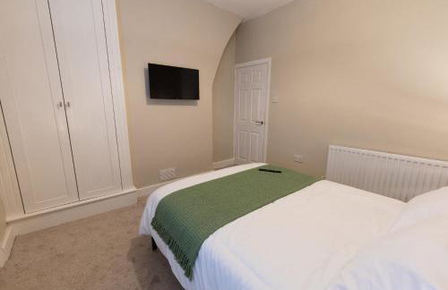 'Weston House' Newly Renovated Family and Workspace Business Cosy Home in Runcorn, Cheshire ENTIRE HOUSE - Foto 13