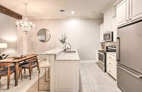 Dreamy Prairieville Townhome with Deck and Yard! - Foto 8