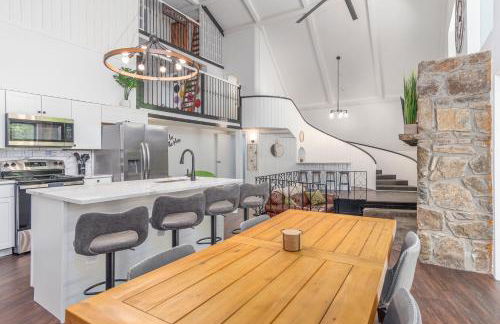 Renovated Barn in the Woods with Hot Tub - Foto 4