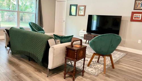 Sweet Stay with fully fenced yard - Foto 5