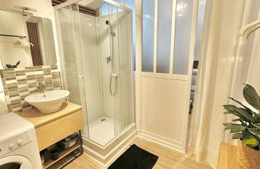 Studio romantique avec jacuzzi privé - aperçu mer - terrasse - parking gratuit - Photo 22