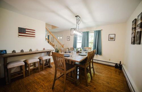 Spacious Country Home, Hot Tub, Fire Pit, Deck - Foto 11