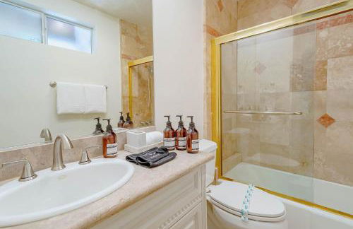 Cozy Home with Pool and Jacuzzi Minutes from Universal Studios - Foto 37