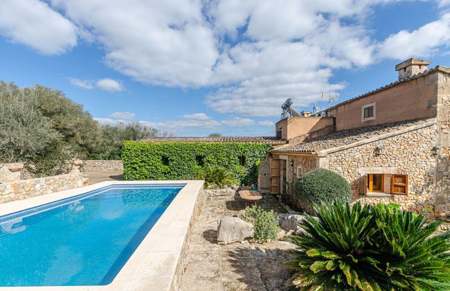 Nice Villa With Private Pool - Photo 23