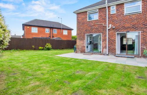 Spacious 3 Bedroom Home in Aintree - Photo 21