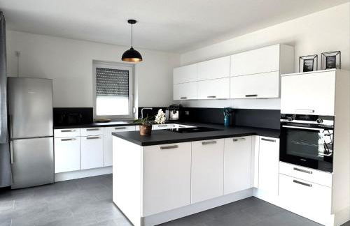 Gehobenes Wohnen mit Balkon, Parkplatz und keine 10 Minuten in die City - Foto 5