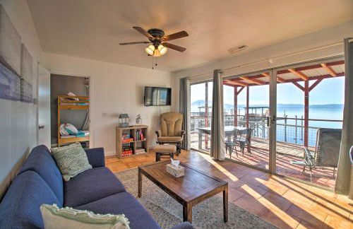 Lakefront Sanctuary with Mount Konocti Views - Foto 3