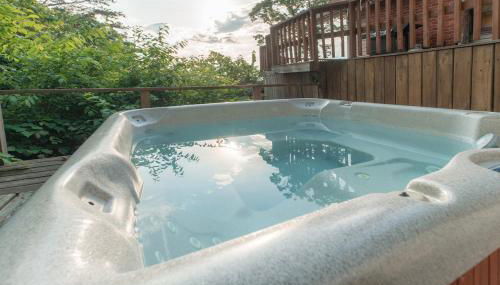 Clouds Cabin - HotTub, Mtn View, Pets - Photo 3